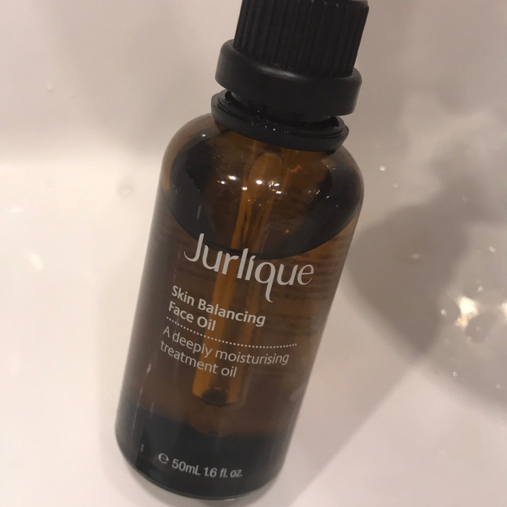 *sold*Jurlique skin Balancing oil Used few drops